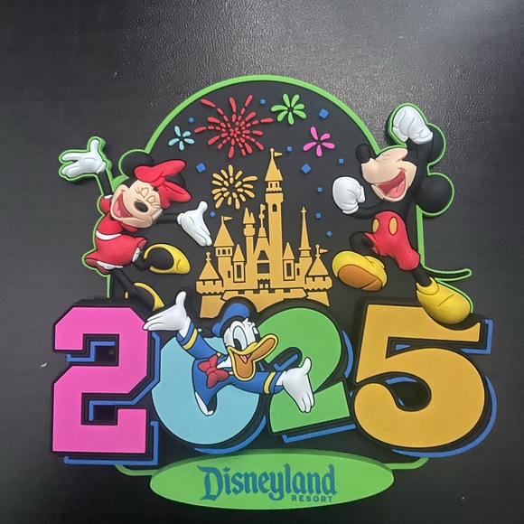 Disneyland 2025 Refrigerator / Fridge Magnet - Picture 1 of 2